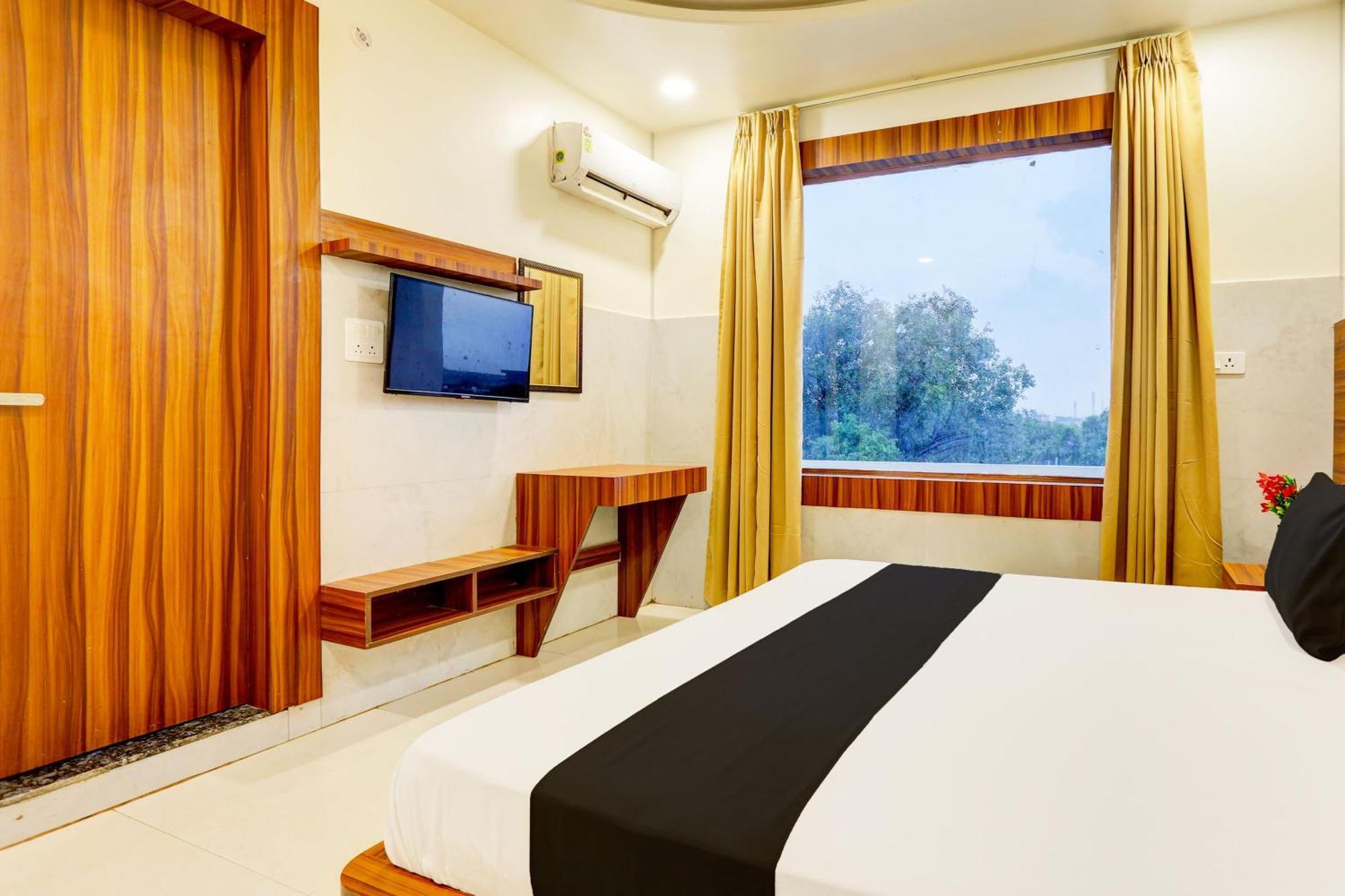 Hotel O Dev Paradise Gokul Bagian luar foto