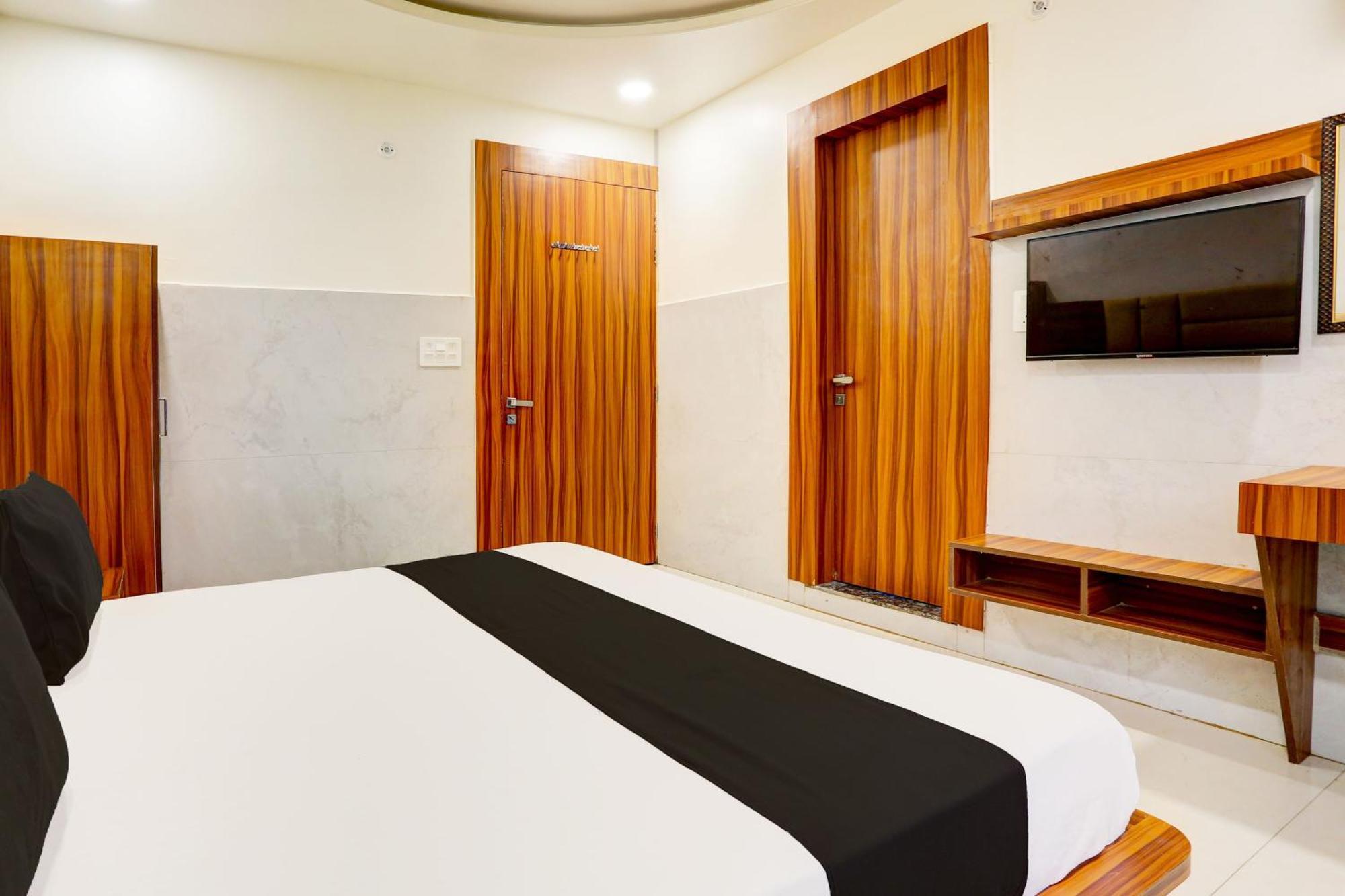 Hotel O Dev Paradise Gokul Bagian luar foto