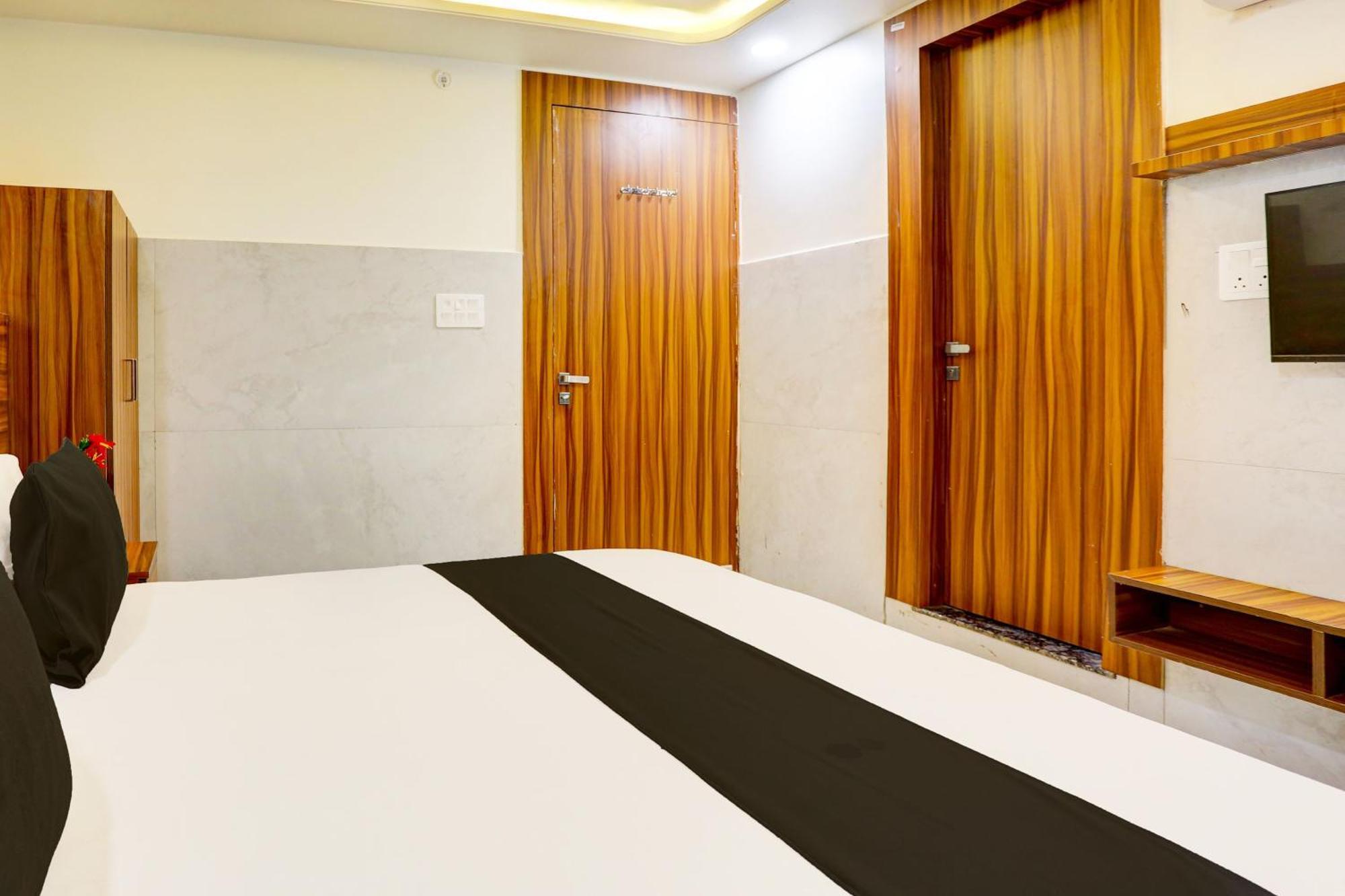 Hotel O Dev Paradise Gokul Bagian luar foto